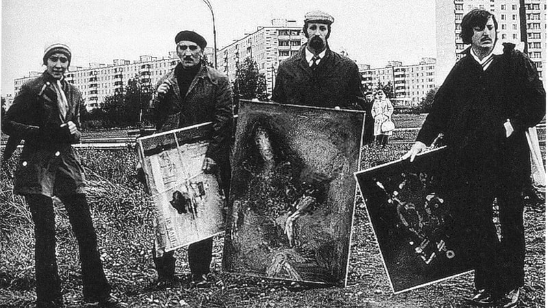 Выставка с бульдозерами